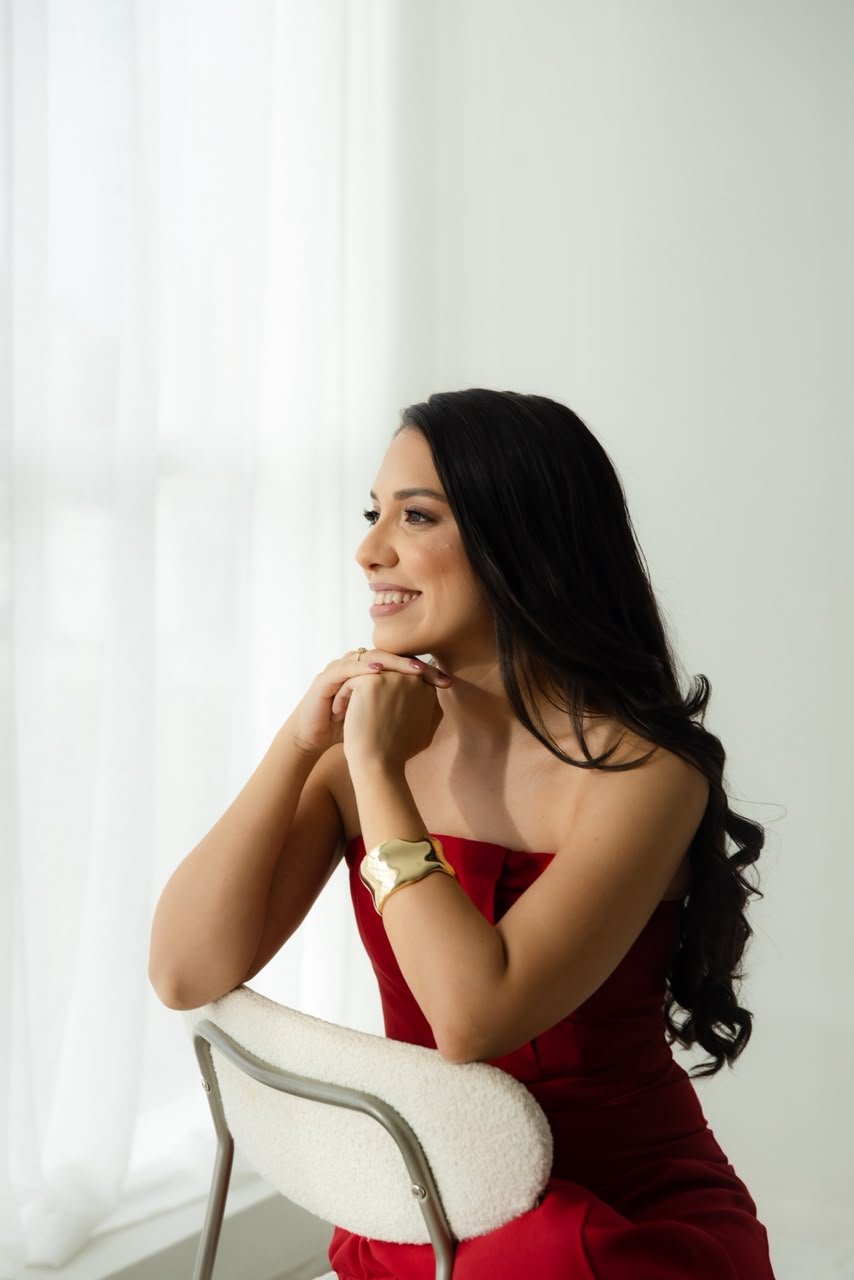 Dra Thayna Catarino Leite
